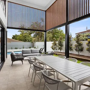  Holiday home Maia House Coolum