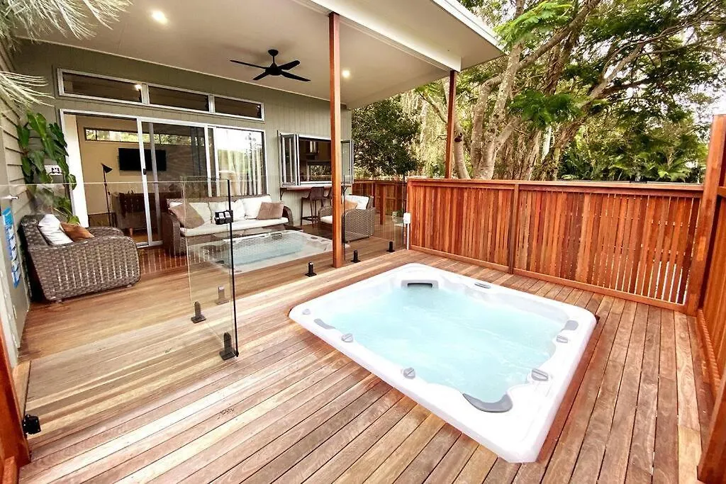 Beach House With Spa Among The Trees Coolum Beach 0*,  Australia